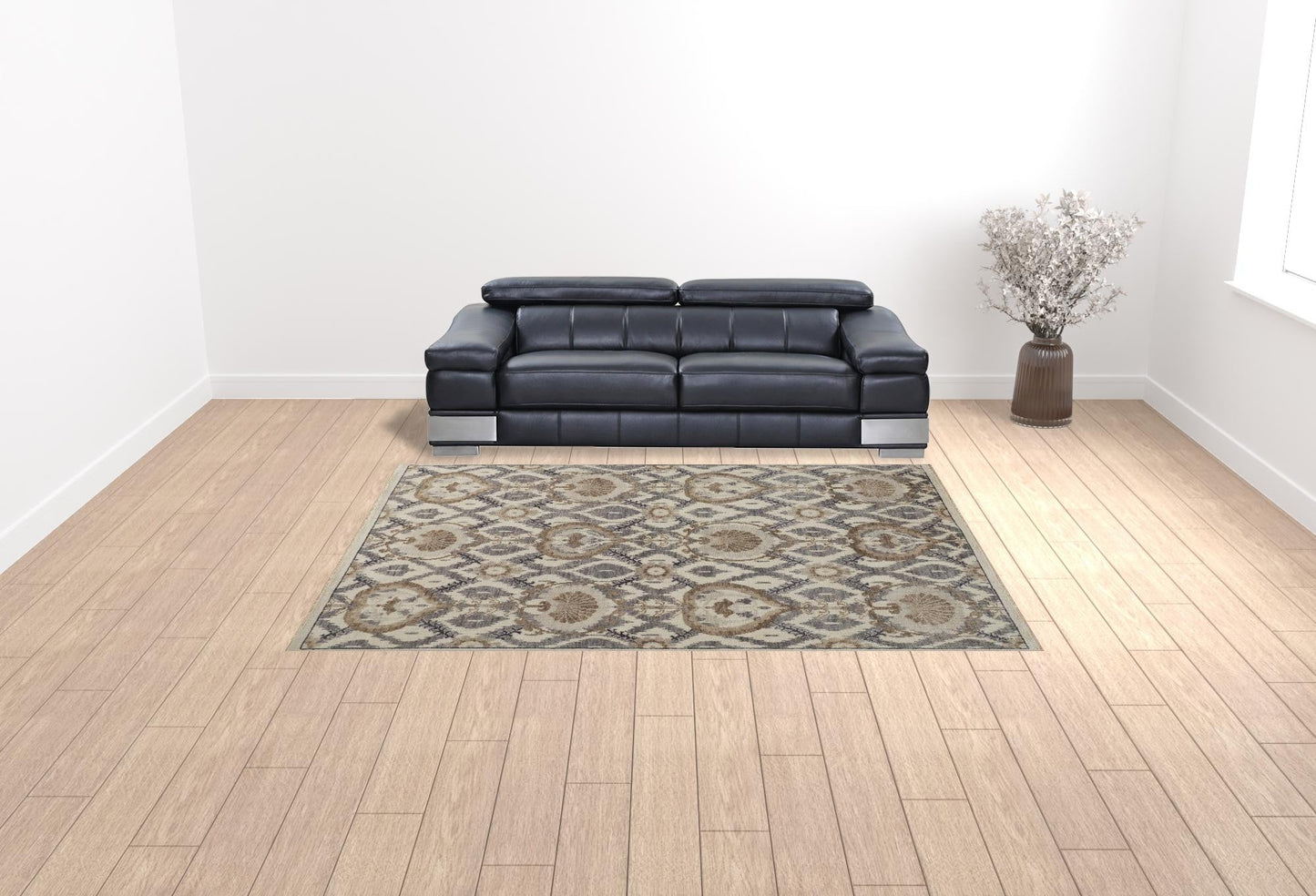 4' X 6' Gray and Ivory Wool Floral Hand Knotted Area Rug